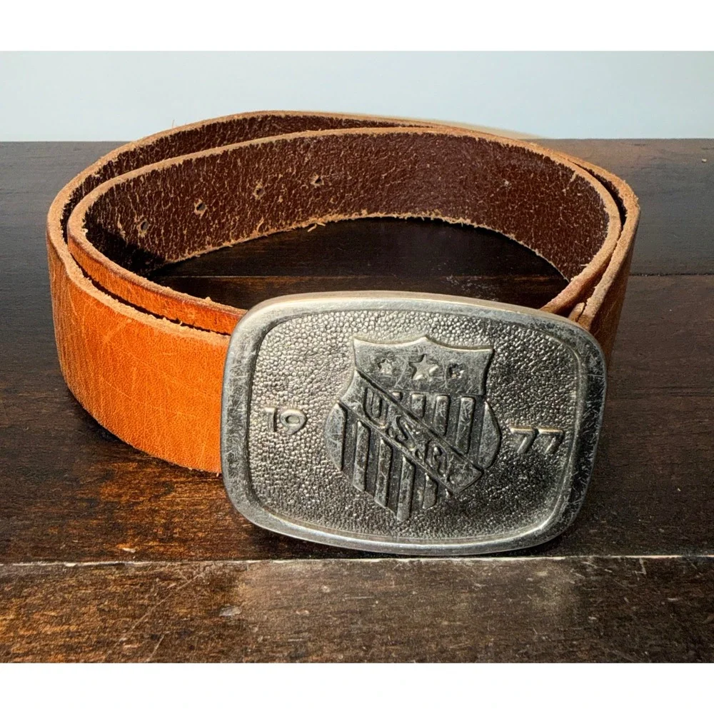 American Eagle Outfitters Mens Brown Leather Belt USR 1977 Shield Buckle Sz‎ 32